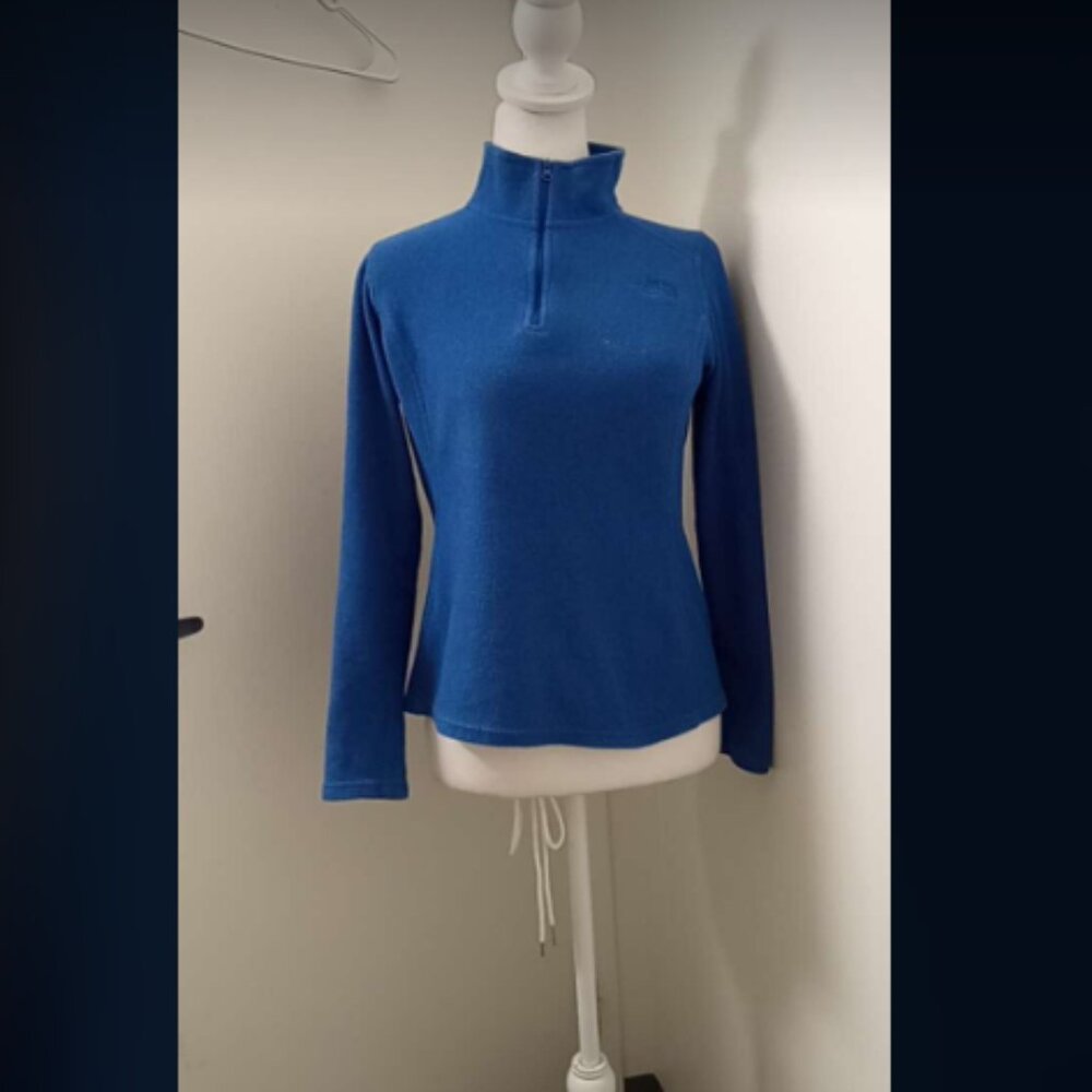 The North Face Women's Blue 1/4 Zip Glacier Top